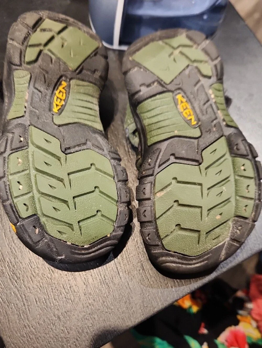 Kids Keen Green Multi-Colored Outdoor Sandals Sz 9
